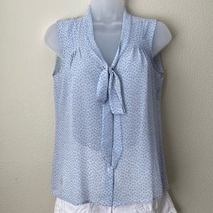 Women’s Petite Loft Light Blue Tie front sleeveless Top